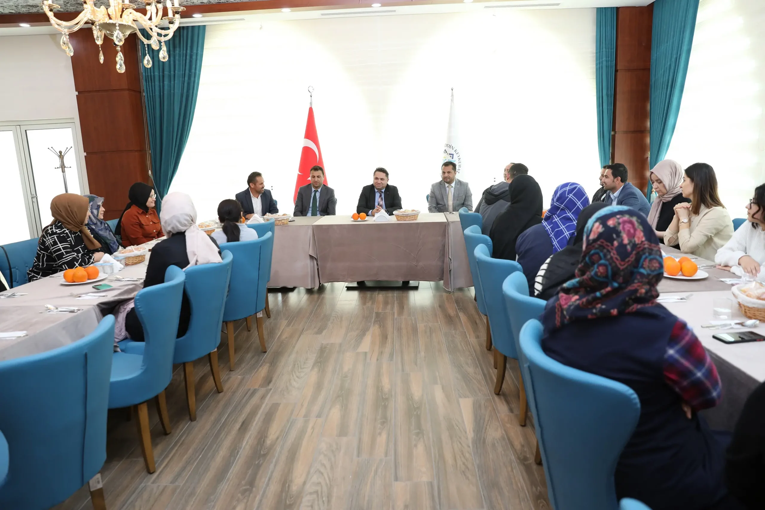Rektör Türkdoğan, destek personeliyle buluştu