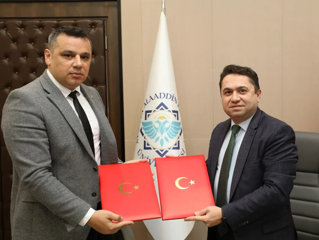 ALKÜ’de işçiler için toplu sözleşme imzalandı - Mega TV 5M3A9885 - Mega TV