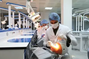ALKÜ’de sağlık öğrencilerine fırsat eğitimi - Mega TV ALKUDE SAGLIK OGRENCILERINE FIRSAT EGITIMI 3 - Mega TV