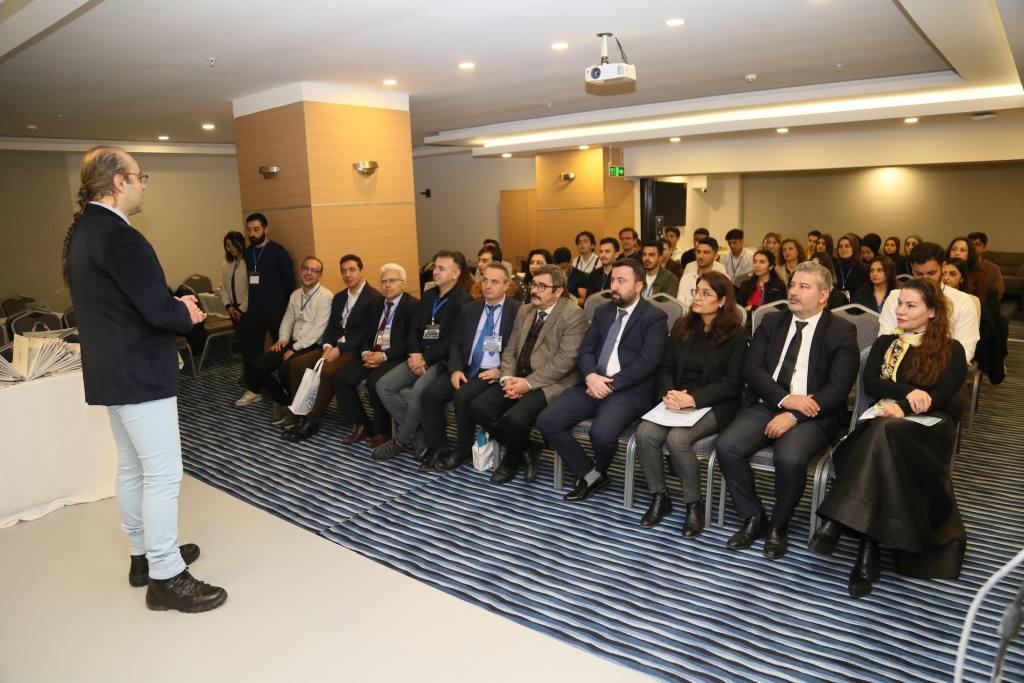 ALKÜ’den bilimsel eğitime tam destek - Mega TV ALKUDEN BILIMSEL EGITIME TAM DESTEK 1 - Mega TV