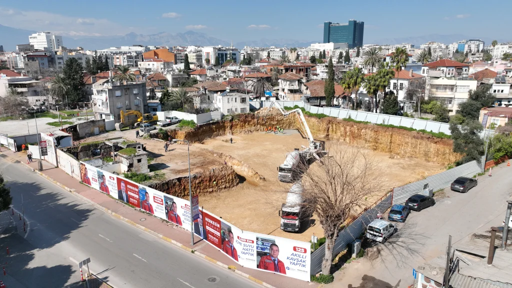 Balbey Kentsel Yenileme Projesi’nde ilk beton döküldü - Mega TV Balbey Kentsel Yenileme Projesinde ilk beton dokuldu 1 - Mega TV