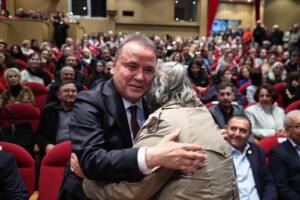 Baskan Bocek Sanliurfalilarla bulustu 5 min - Mega TV