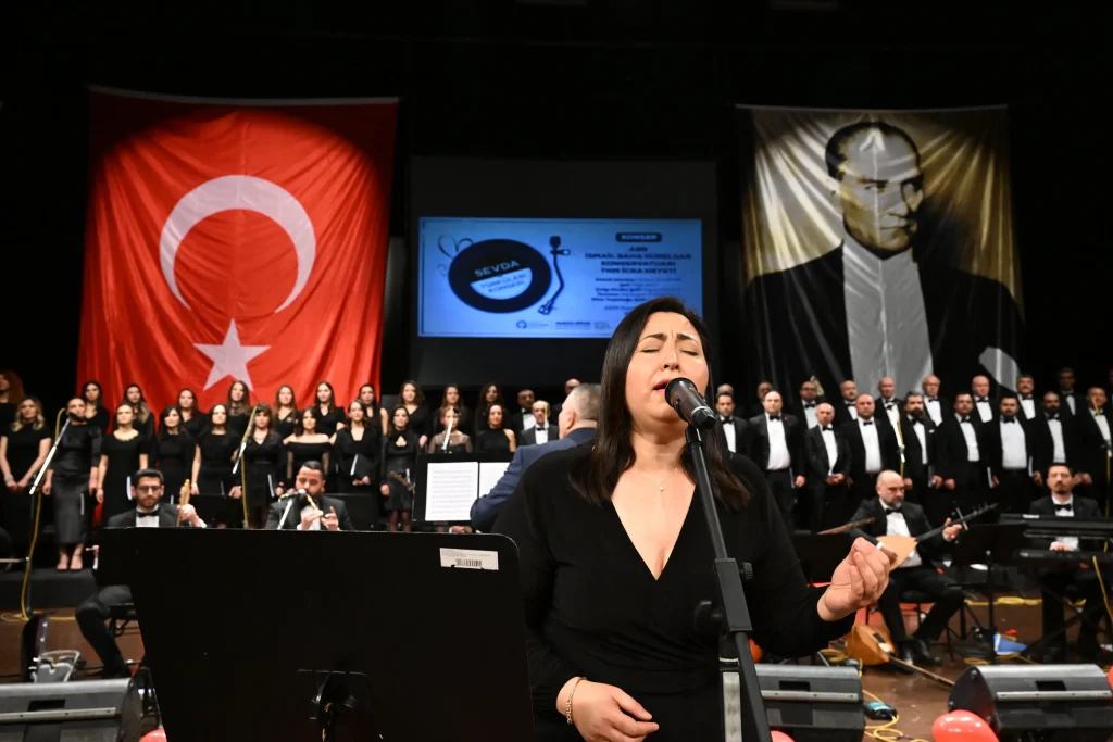 Baskan Bocek Sevda Turkuleri konserini izledi 11 - Mega TV