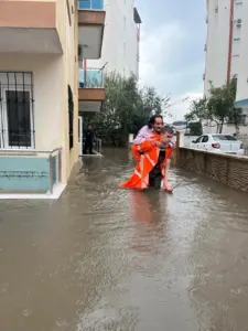 Baskan Bocek sel bolgesinde 9 - Mega TV