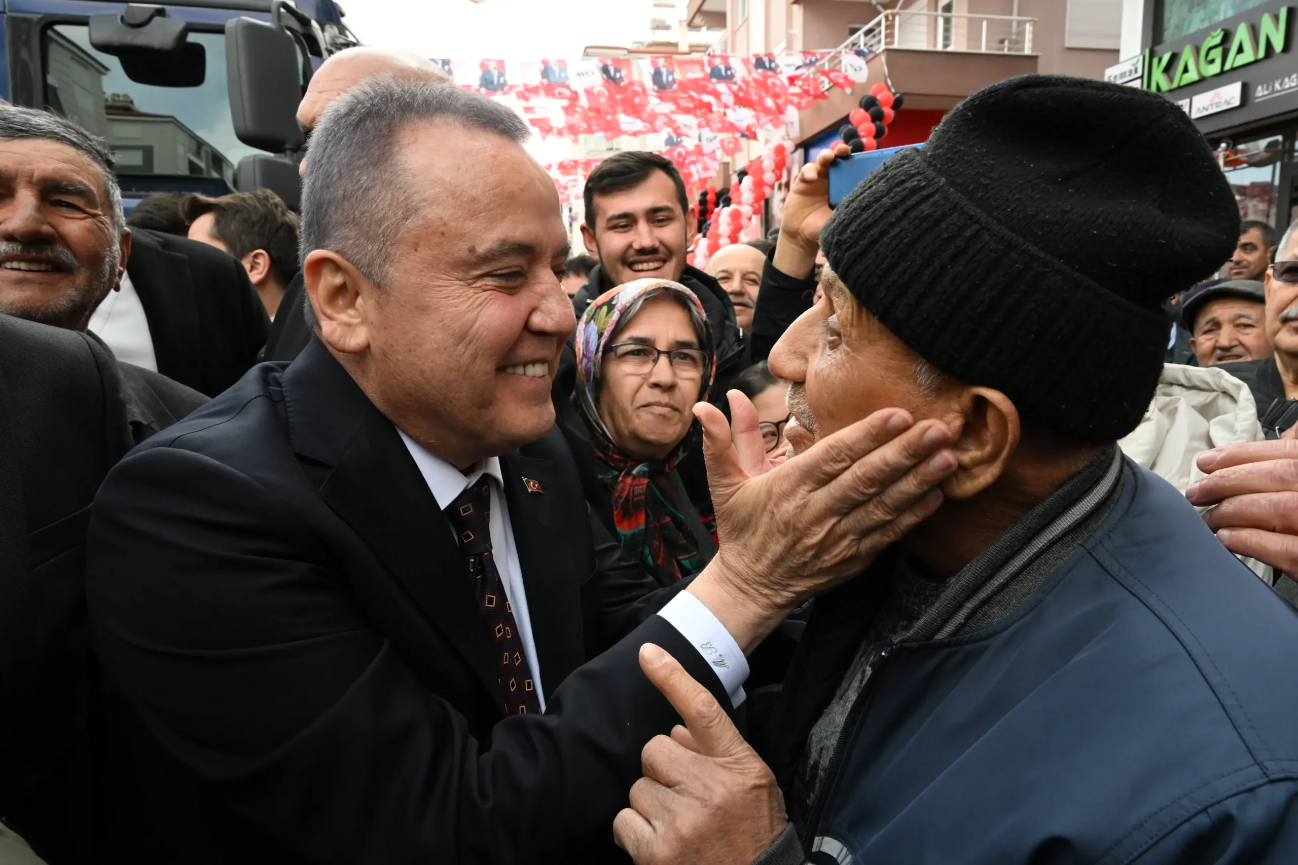 Başkan Böcek Açılışta: “Ben Sözümü Antalya’ya Verdim”