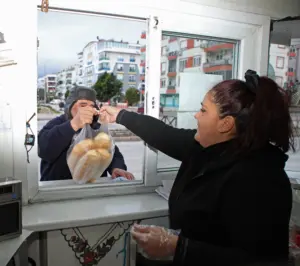 Halk Ekmekte fiyat degismedi ekmek 45 lira 9 - Mega TV