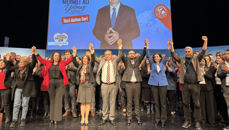 Başkan Yılmaz sevgisi salonlara sığmadı