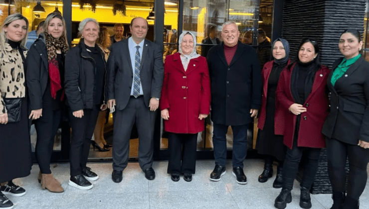 İYİ Parti Adayları kadınlarla buluştu