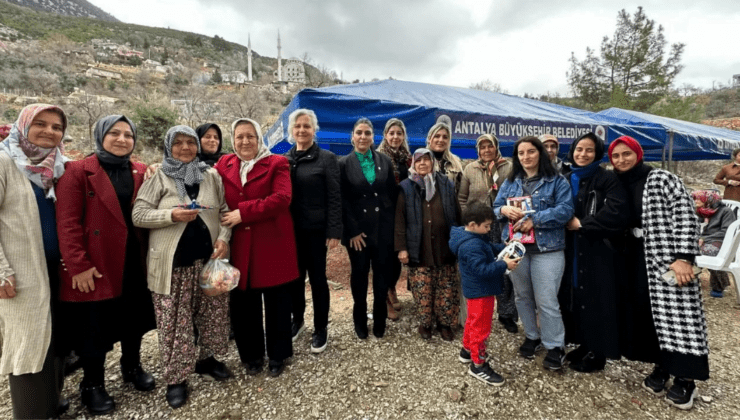 Aday Ünal, Alanya’da Asker duasına katıldı