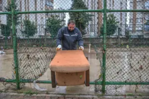 Kepez Belediyesi sel felaketinin izlerini siliyor 4 - Mega TV