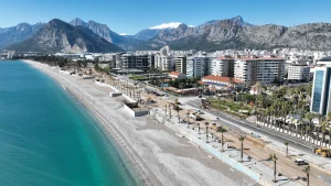 Antalya Büyükşehir Belediyesi, Konyaaltı Sahili Çevre Düzenleme Projesi'nde Yoğun Çalışmalarını Sürdürüyor - Mega TV Konyaalti Sahilinde calismalar suruyor 15 - Mega TV