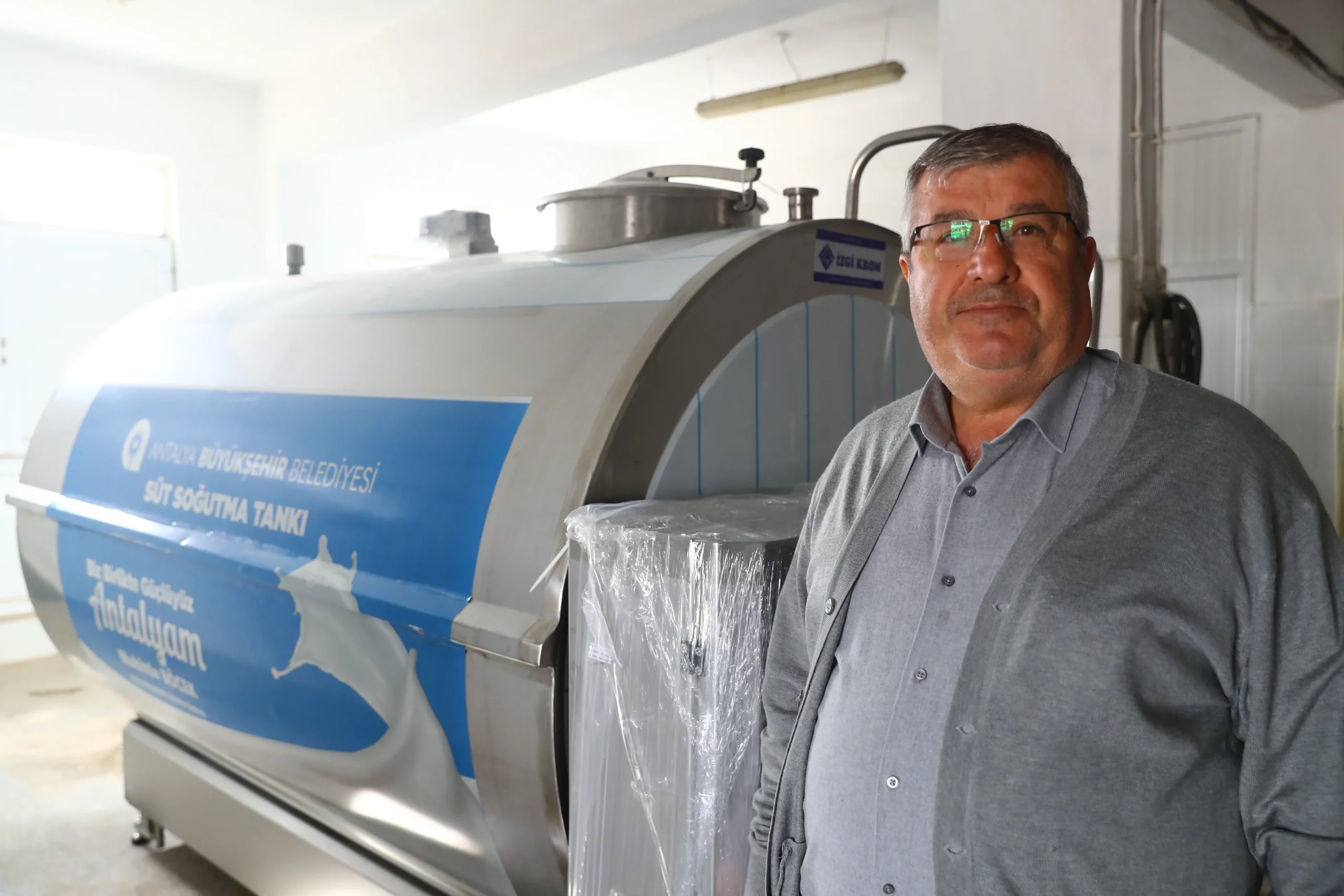 Süt Tankı Tahsis Ederek Çiftçilere Destek Sağlıyor