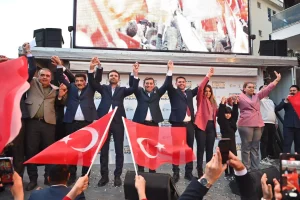 Serik Seçim Koordinasyon Merkezi Coşkuyla Açıldı: Cumhur İttifakı Adayı Hakan Tütüncü'den Konuşma - Mega TV Serikte-mitin-gibi-SKM-acilisi