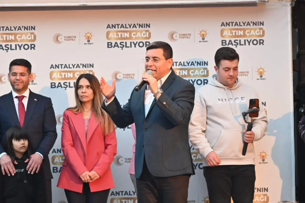 Serikte-mitin-gibi-SKM-acilisi_6