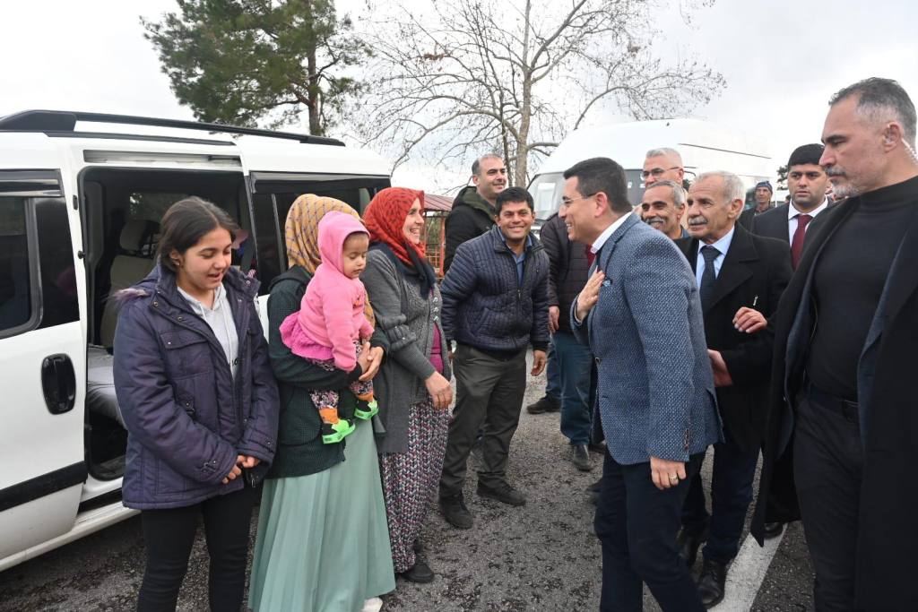 Tütüncü, bir günde Antalya’nın 3 ilçesini gezdi - Mega TV Tutuncu bir gunde Antalyanin 3 ilcesini gezdi 12 - Mega TV