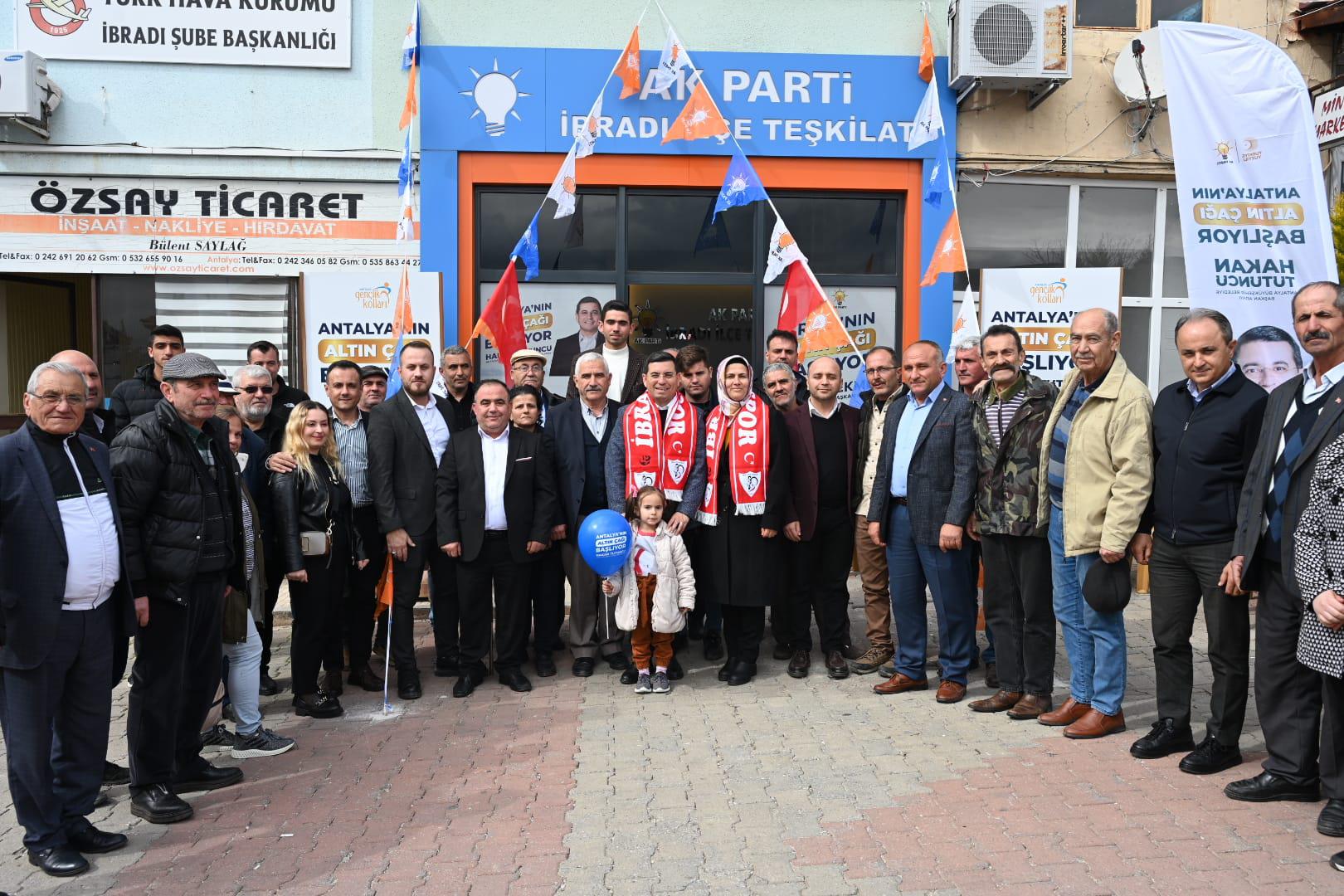 Tütüncü, bir günde Antalya’nın 3 ilçesini gezdi 