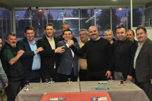 Hakan Tütüncü, Otogar Taksi Esnafıyla Buluştu - Mega TV Tutuncu otogar taksi esnafiyla bulustu 2 - Mega TV