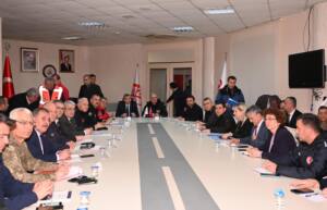 Tutuncu su baskinlarindan etkilenen bolgelerde incelemelerde bulundu 3 - Mega TV