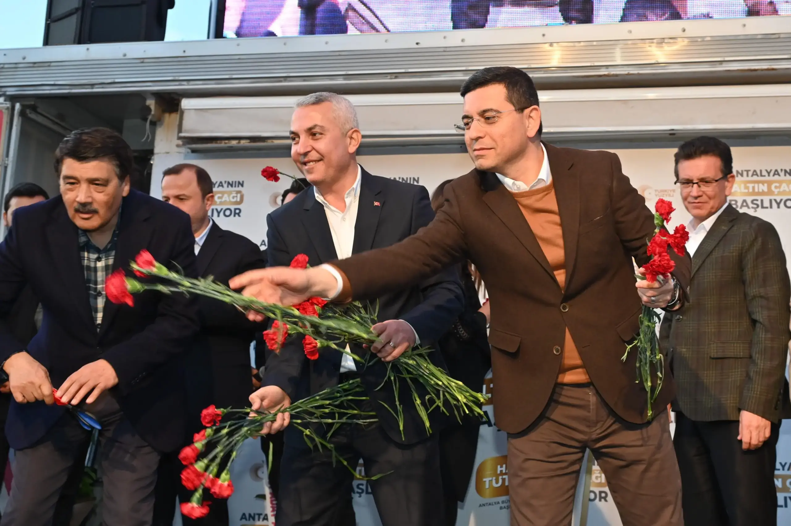 Hakan Tütüncü: Antalya’da Gerçek Belediyecilik Yeniden Hayat Bulacak