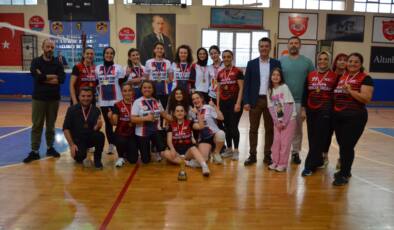 Sağlıkçılarda voleybol turnuvası sona erdi