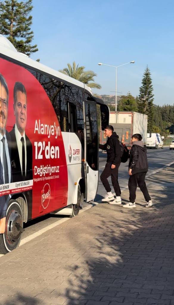 Biner’den gençlere jest - Mega TV WhatsApp Image 2024 02 27 at 13.13.59 e1709030781937 - Mega TV