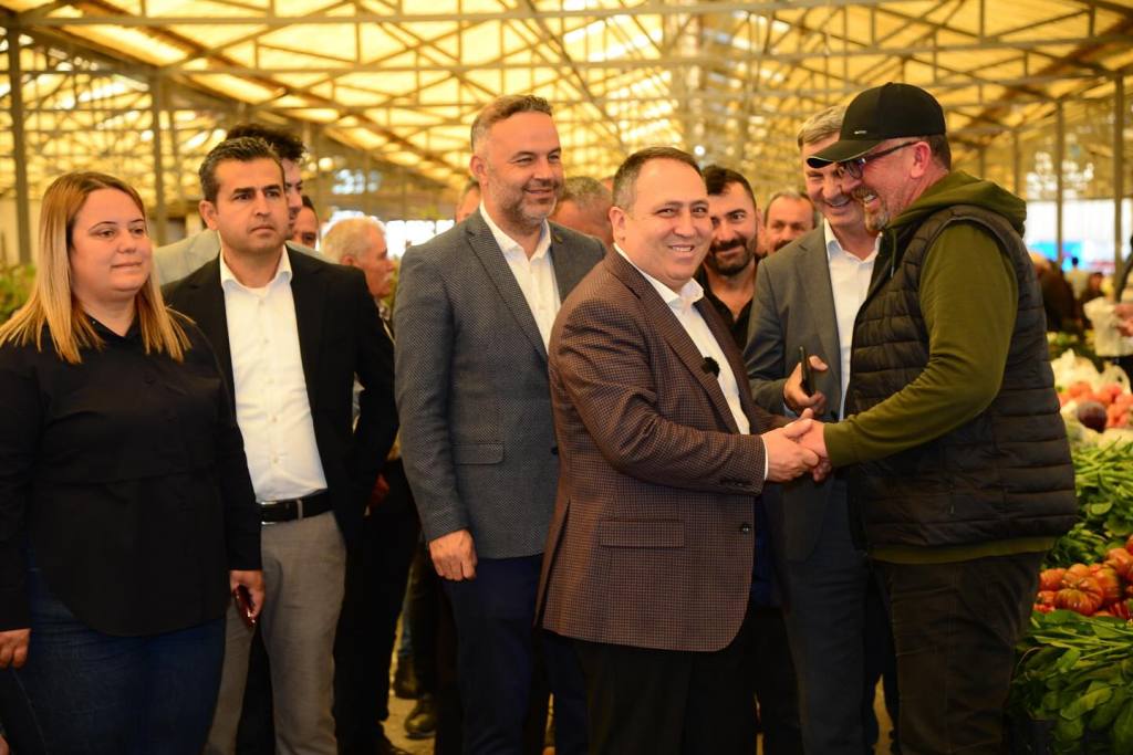 Aksoy, pazarın nabzını tuttu - Mega TV aksoy