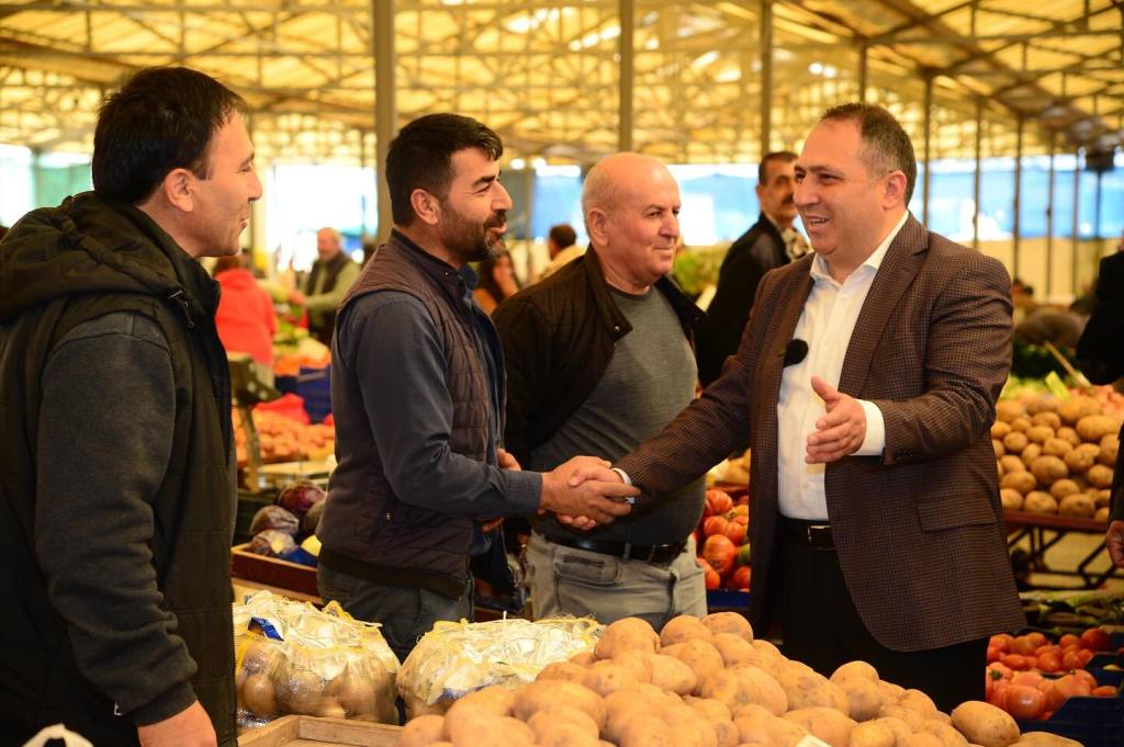 Aksoy, pazarın nabzını tuttu - Mega TV aksoy
