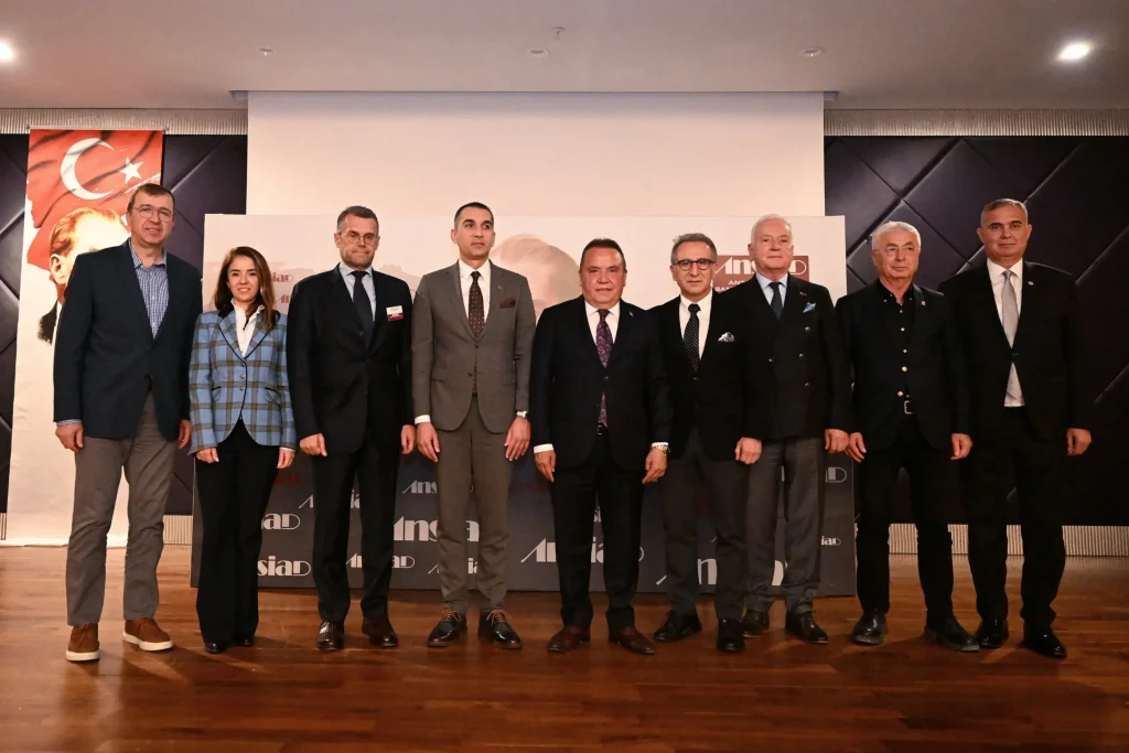 Başkan Böcek iş insanlarıyla buluştu - Mega TV 215914005 - Mega TV