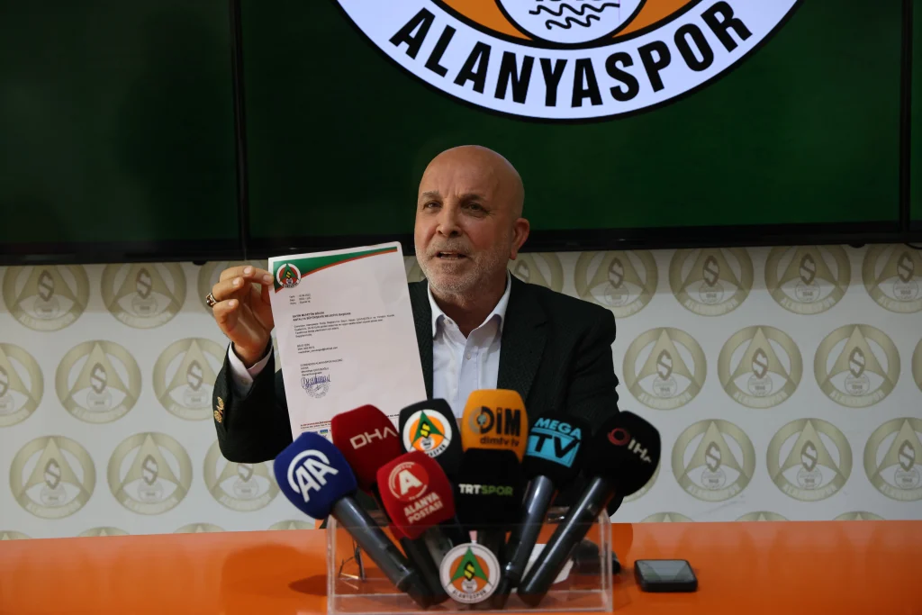 Çavuşoğlu'ndan Böcek'e zehir zemberek - Mega TV 3J5A4987 - Mega TV
