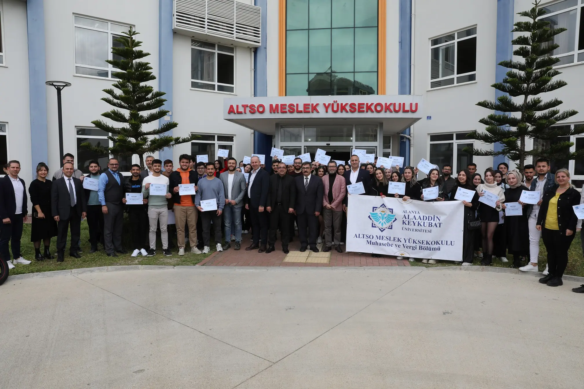 Başarı ve Heyecan: ALTSO Öğrencilerine Muhasebe Sertifikaları