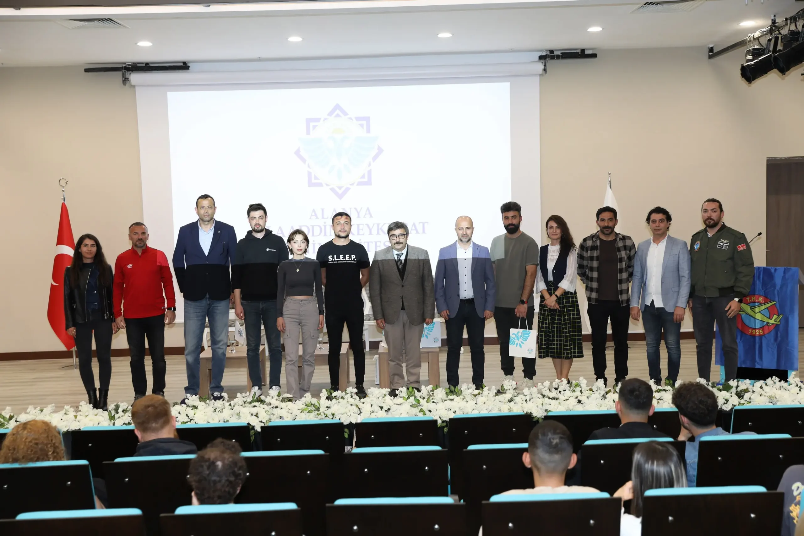 Yamaç Paraşütü tutkunları ALKÜ’de buluştu