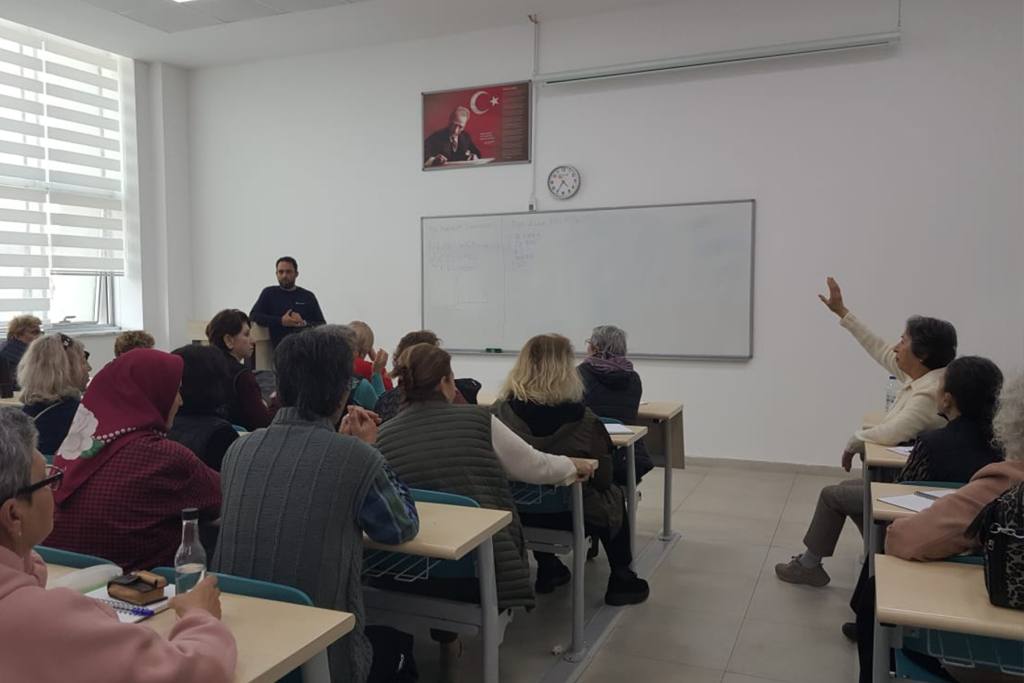 ALKÜ Tazelenme Üniversitesi öğrencilerine diyabet eğitimi - Mega TV ALKU TAZELENME UNIVERSITESI OGRENCILERINE DIYABET EGITIMI 3 - Mega TV