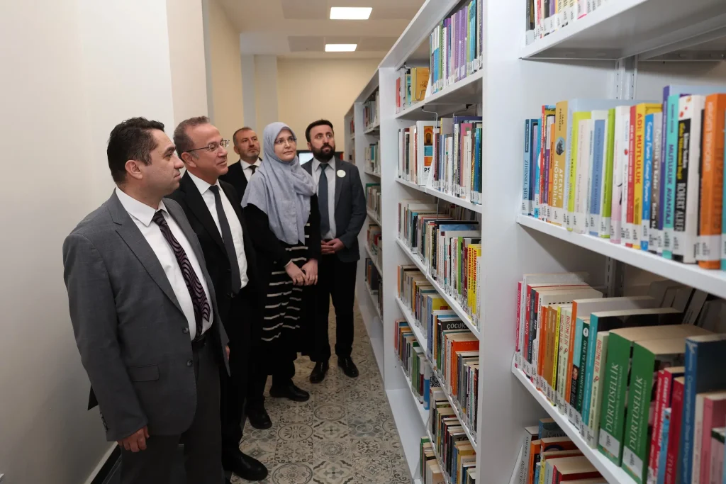 ALKÜ ve Alanya Üniversitesi kütüphaneleri ortak kullanacak - Mega TV ALKU VE ALANYA UNIVERSITESI KUTUPHANELERINI ORTAK KULLANACAK 4 - Mega TV