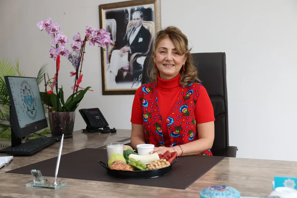 ALKÜ’lü uzmandan Ramazan için sağlıklı beslenme tavsiyeleri - Mega TV ALKULU UZMANDAN RAMAZAN ICIN SAGLIKLI BESLENME TAVSIYELERI 1 - Mega TV