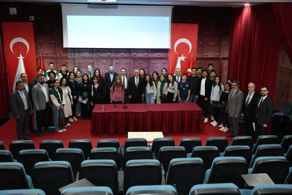 ALTSO Başkanı Erdem, ALKÜ’de tecrübelerini anlattı - Mega TV ALTSO BASKANI ERDEM ALKUDE TECRUBELERINI ANLATTI 3 - Mega TV