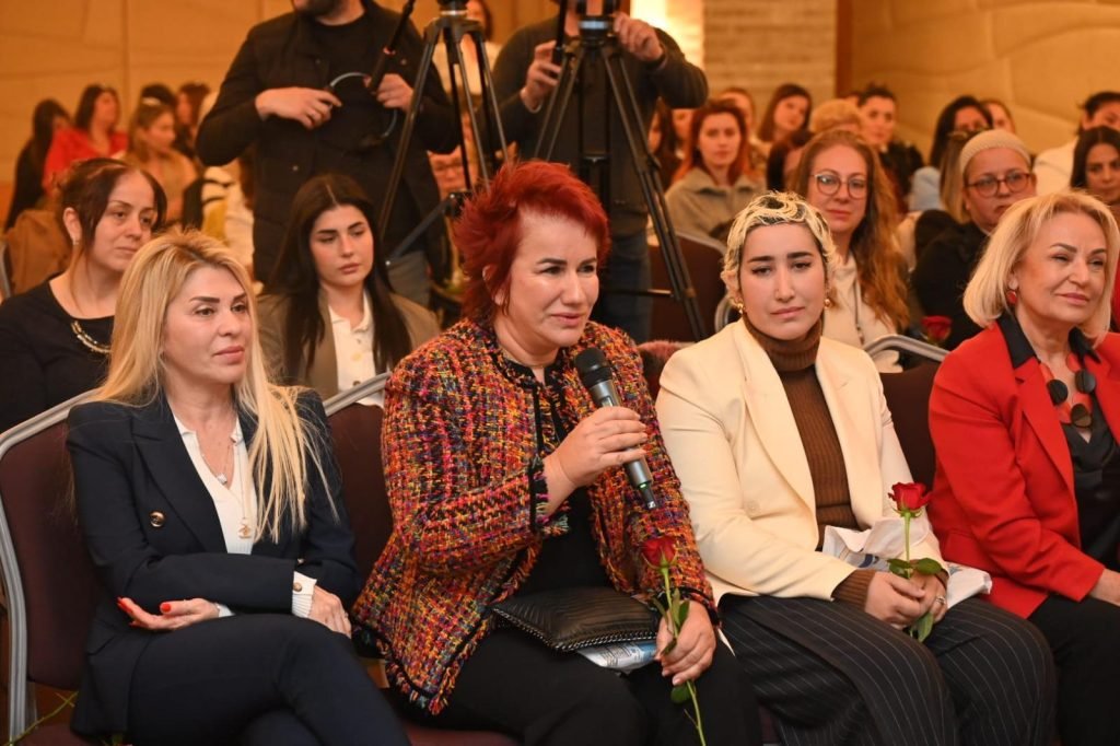 Antalya'nın şehir yönetimine kadın eli - Mega TV ANTALYANIN SEHIR YONETIMINE KADIN ELI 2 - Mega TV