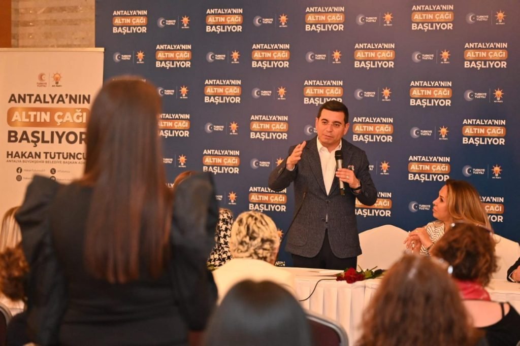 Antalya'nın şehir yönetimine kadın eli - Mega TV ANTALYANIN SEHIR YONETIMINE KADIN ELI 3 - Mega TV