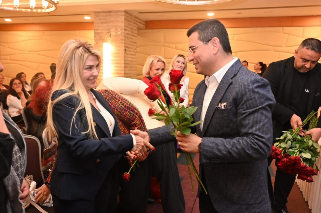 ANTALYANIN SEHIR YONETIMINE KADIN ELI 6 - Mega TV