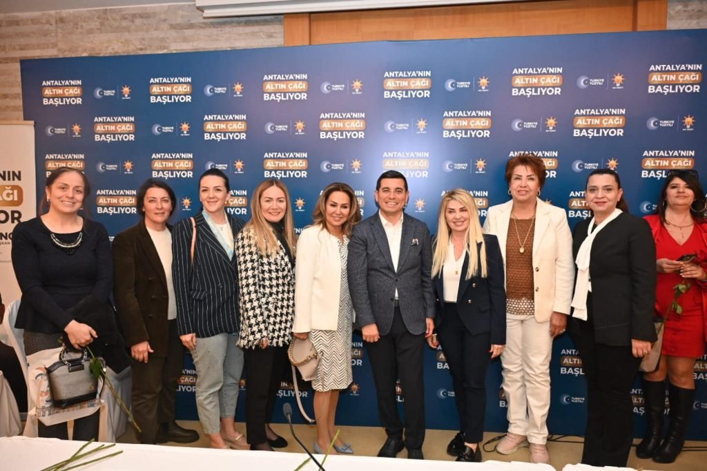 Antalya'nın şehir yönetimine kadın eli - Mega TV ANTALYANIN SEHIR YONETIMINE KADIN ELI 9 - Mega TV