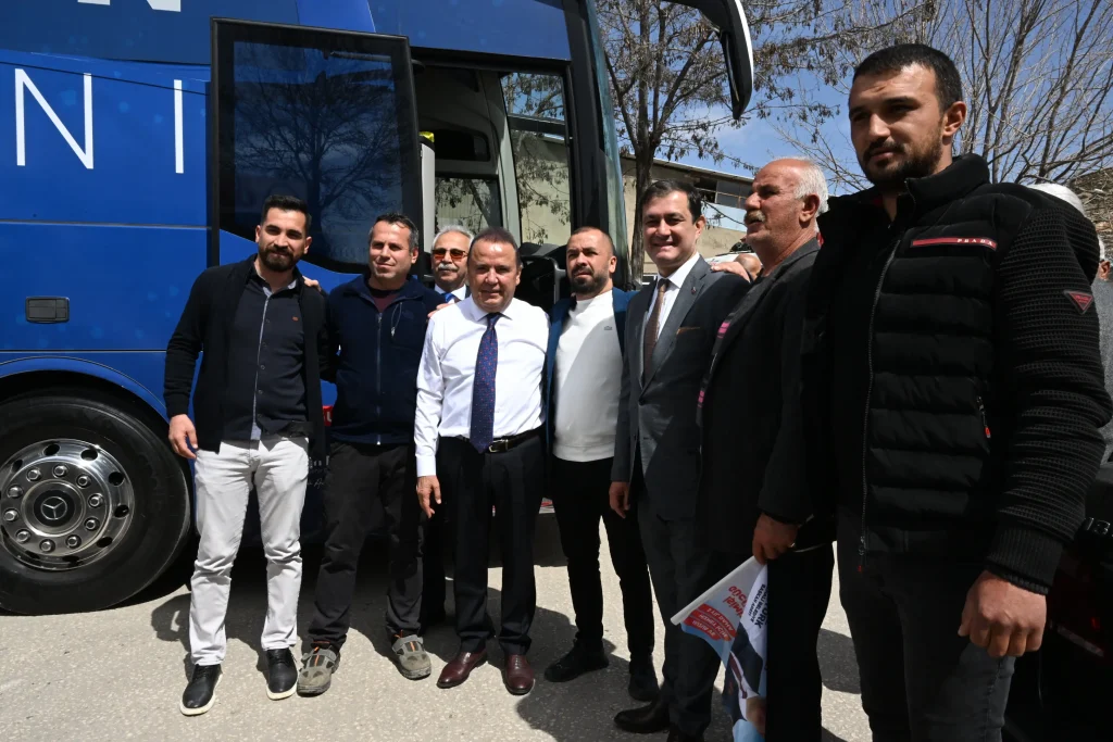 Başkan Böcek Elmalı’yı ziyaret etti - Mega TV BASKAN BOCEK ELMALI 11 - Mega TV