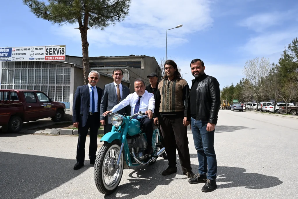 Başkan Böcek Elmalı’yı ziyaret etti - Mega TV BASKAN BOCEK ELMALI 6 - Mega TV