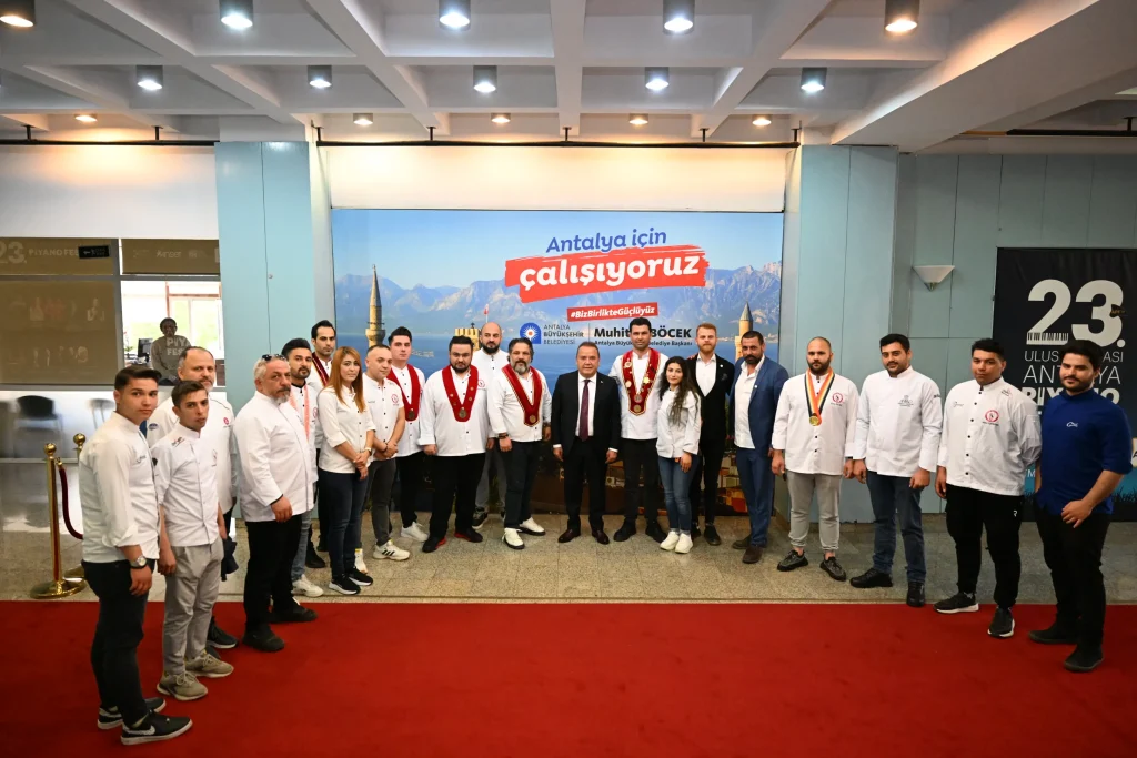 Antalya Büyükşehir Belediyesi’nden iki önemli protokol - Mega TV BASKAN PROTOKOL IMZA 1 - Mega TV