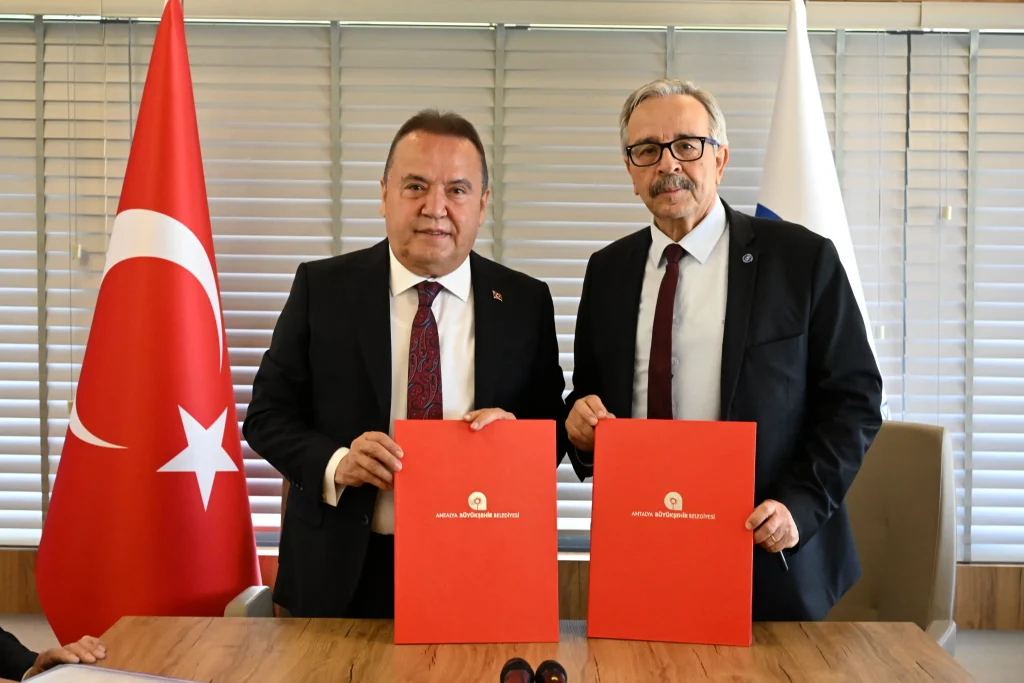 Antalya Büyükşehir Belediyesi’nden iki önemli protokol - Mega TV BASKAN PROTOKOL IMZA 3 - Mega TV