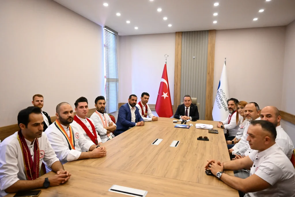 Antalya Büyükşehir Belediyesi’nden iki önemli protokol - Mega TV BASKAN PROTOKOL IMZA 4 - Mega TV
