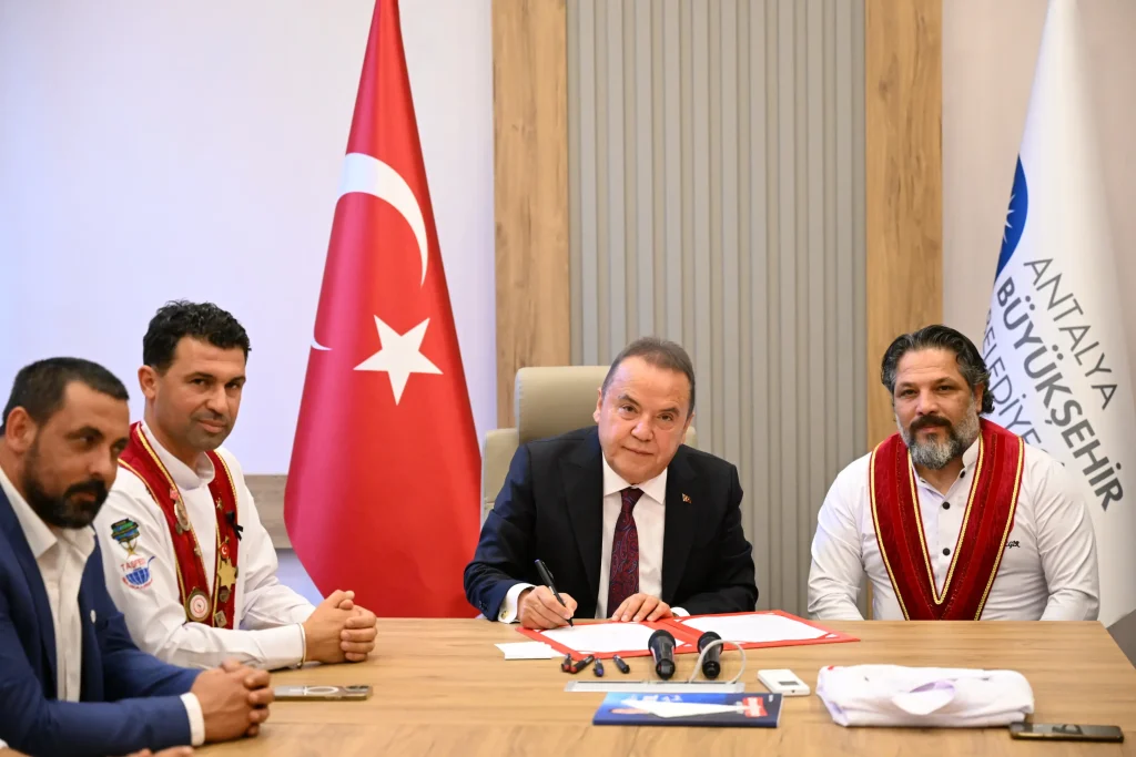 Antalya Büyükşehir Belediyesi’nden iki önemli protokol - Mega TV BASKAN PROTOKOL IMZA 7 - Mega TV
