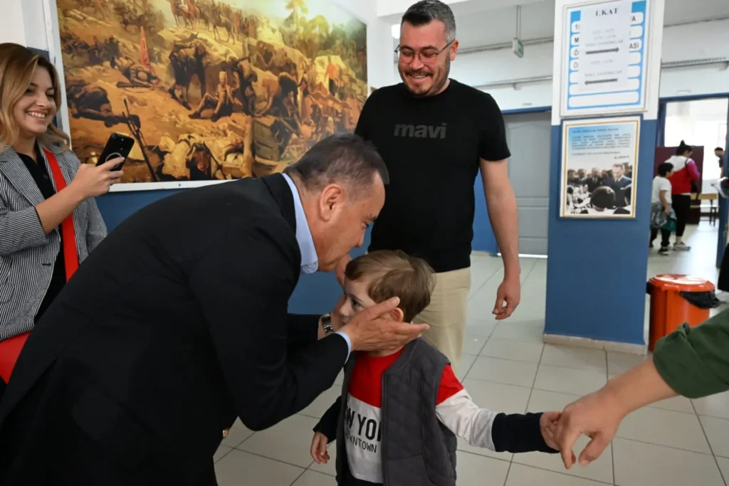 Başkan Böcek oyunu kullandı - Mega TV Baskan Bocek oyunu kullandi 4 - Mega TV