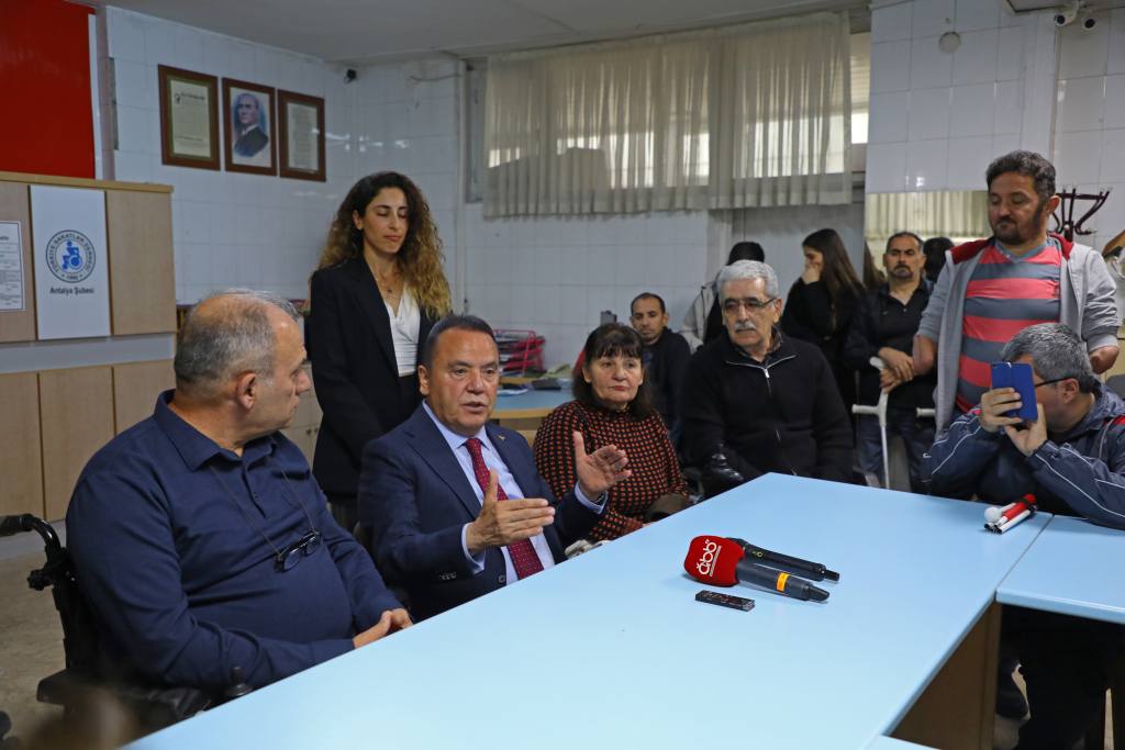 Başkan Böcek ‘Engelsiz Antalya için yeni projeler hazır’ - Mega TV Baskan Bocek ‘Engelsiz Antalya icin yeni projeler hazir 2 min 1 1 - Mega TV