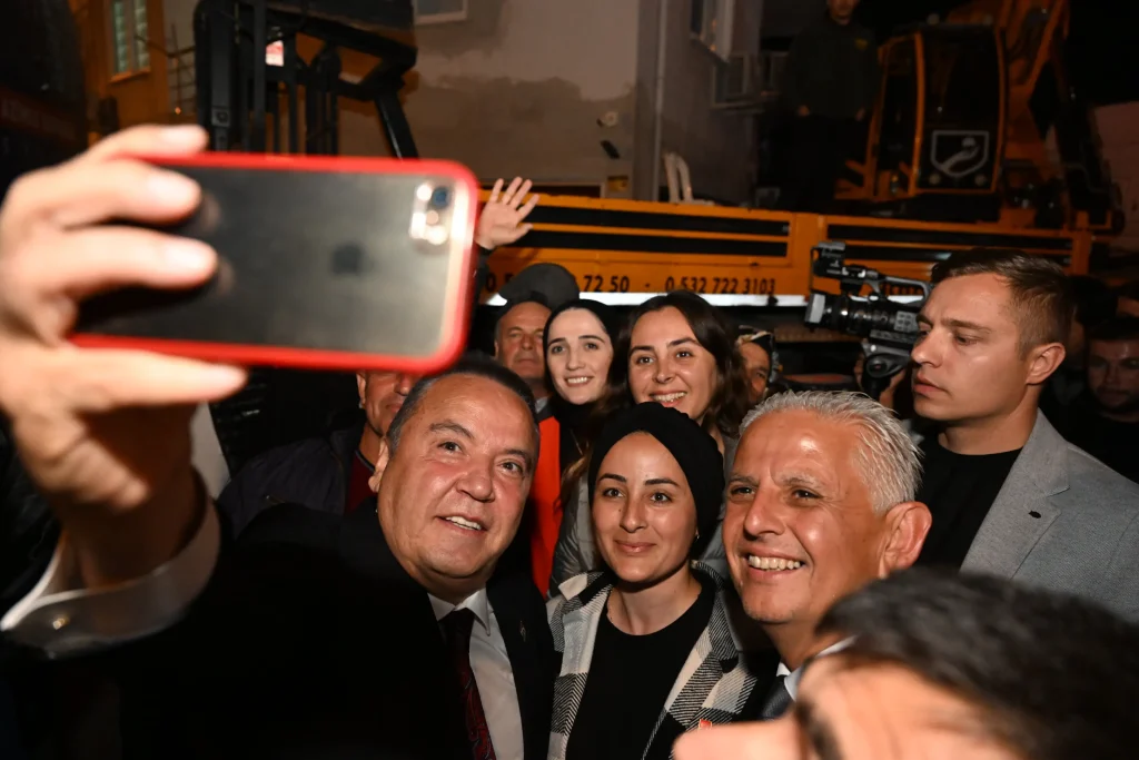 Baskan Demre Bulusmasi 14 - Mega TV
