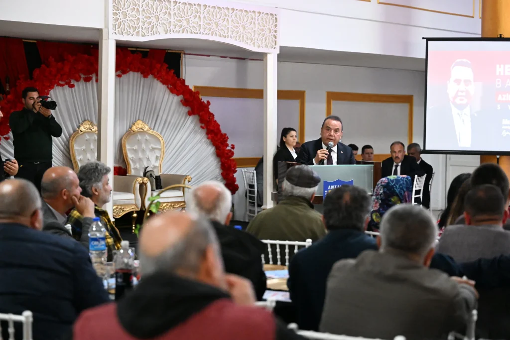 Başkan Böcek Antalyalı esnafla buluştu - Mega TV Baskan Esnaf Odasi 13 - Mega TV