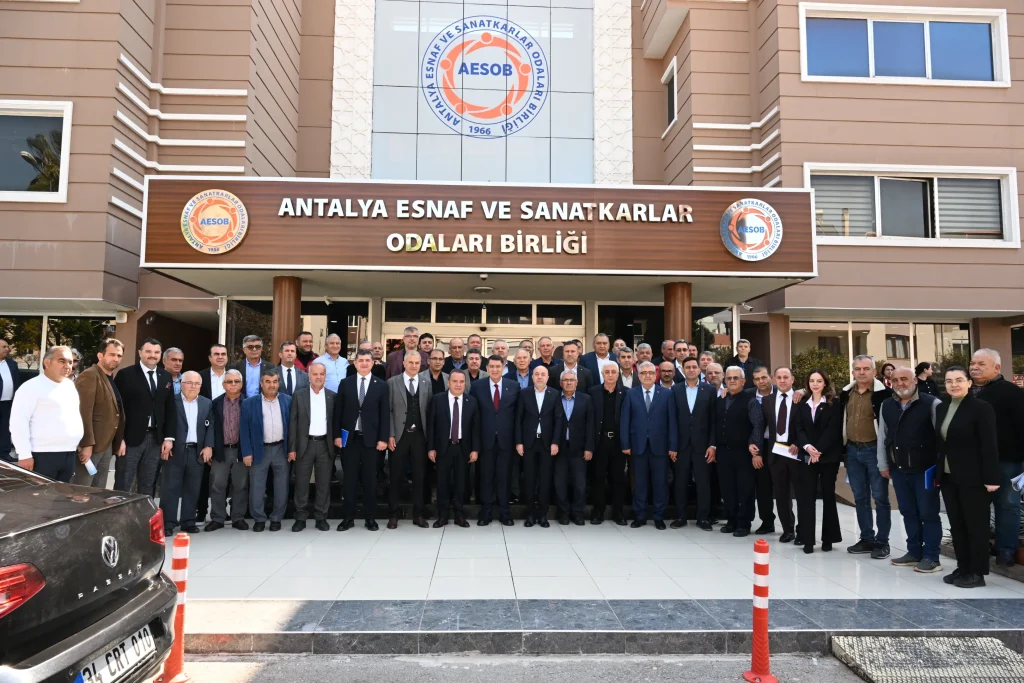 Başkan Böcek Antalyalı esnafla buluştu - Mega TV Baskan Esnaf Odasi 7 - Mega TV